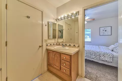 Bath - 394 Mesa Rd, Salinas, CA 93908 photo 5 of 6