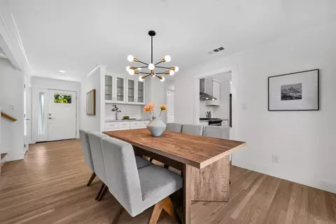 Dining - 799 Peekskill Dr, Sunnyvale, CA 94087 photo 3 of 5