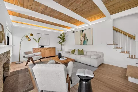 Living - 799 Peekskill Dr, Sunnyvale, CA 94087 photo 2 of 4