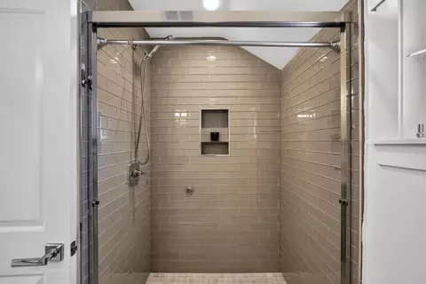 Bath - 799 Peekskill Dr, Sunnyvale, CA 94087 photo 4 of 4