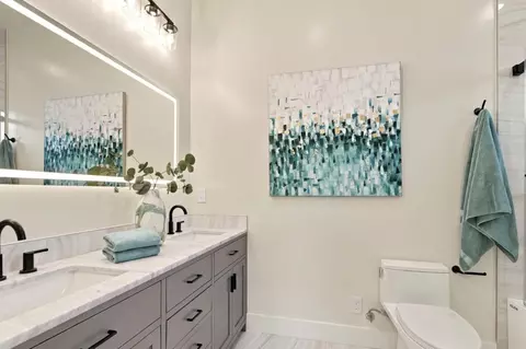 Bath - 15218 Clydelle Ave, San Jose, CA 95124 photo 8 of 14