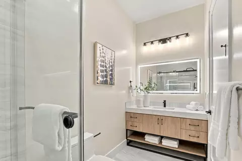 Bath - 15218 Clydelle Ave, San Jose, CA 95124 photo 4 of 14
