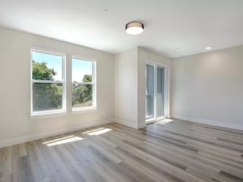 Living - 101 Aptos Village Way 2, Aptos, CA 95003 photo 2 of 4