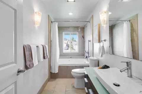 Bath - 4492 Ranchero Dr, Soquel, CA 95073 photo 3 of 4