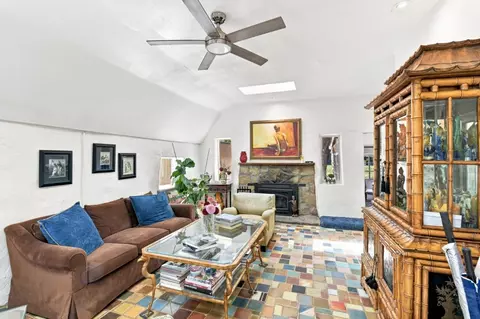 Living - 10095 Monterey Rd, Gilroy, CA 95020 photo 1 of 3