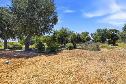 Exterior - 10095 Monterey Rd, Gilroy, CA 95020 photo 5 of 13