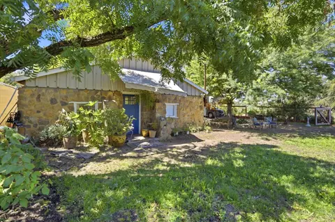 Exterior - 10095 Monterey Rd, Gilroy, CA 95020 photo 4 of 13