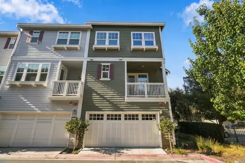 Exterior - 320 Circuit Way, Mountain View, CA 94043 photo 6 of 10