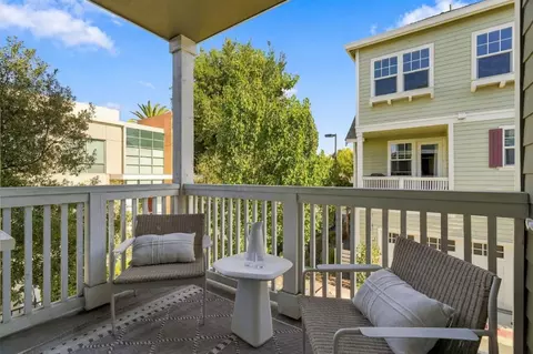 Exterior - 320 Circuit Way, Mountain View, CA 94043 photo 5 of 10