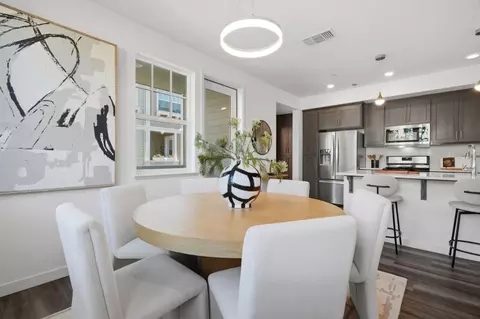 Dining - 320 Circuit Way, Mountain View, CA 94043 photo 4 of 4