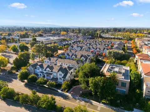 View/Area - 320 Circuit Way, Mountain View, CA 94043 photo 1 of 5