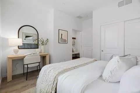 Bedroom - 320 Circuit Way, Mountain View, CA 94043 photo 1 of 12