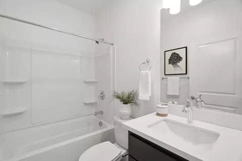 Bath - 320 Circuit Way, Mountain View, CA 94043 photo 5 of 5