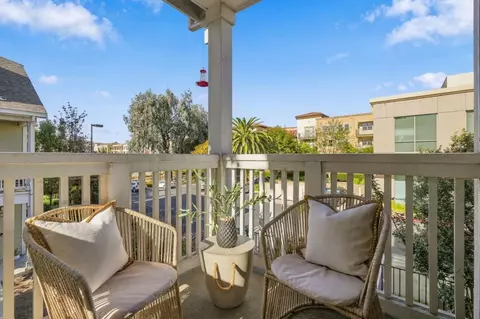 Exterior - 320 Circuit Way, Mountain View, CA 94043 photo 4 of 10