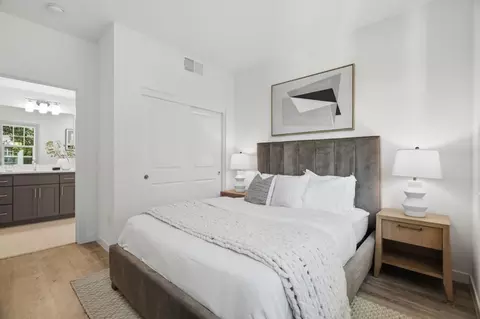 Bedroom - 320 Circuit Way, Mountain View, CA 94043 photo 3 of 12