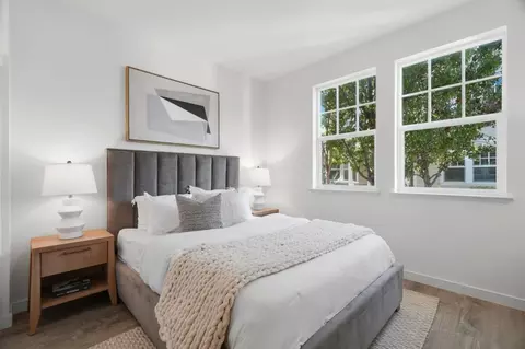 Bedroom - 320 Circuit Way, Mountain View, CA 94043 photo 2 of 12