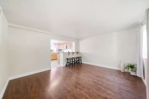 Living - 815 Daniels Ave, Vallejo, CA 94590 photo 7 of 9