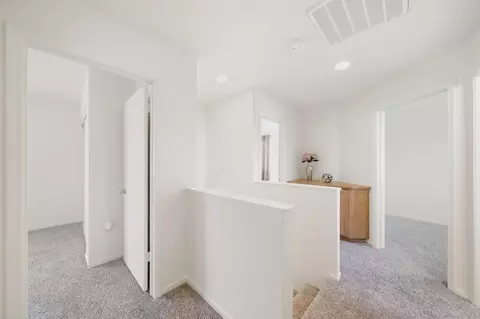 Entry Way - 815 Daniels Ave, Vallejo, CA 94590 photo 2 of 2