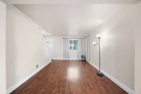 Living - 815 Daniels Ave, Vallejo, CA 94590 photo 2 of 9