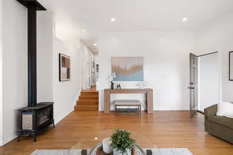 Entry Way - 671 Beaumont Blvd, Pacifica, CA 94044 photo 1 of 3