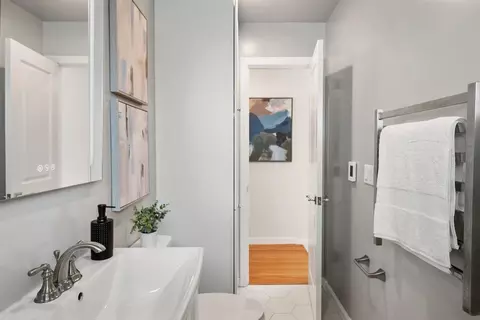 Bath - 671 Beaumont Blvd, Pacifica, CA 94044 photo 4 of 4