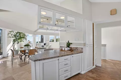 Kitchen - 433 Seaview Dr, Aptos, CA 95003 photo 3 of 6