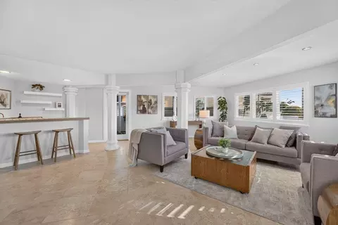 Living - 433 Seaview Dr, Aptos, CA 95003 photo 9 of 10