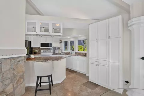 Kitchen - 433 Seaview Dr, Aptos, CA 95003 photo 2 of 6