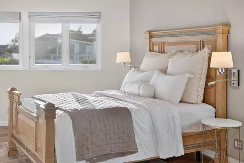 Bedroom - 433 Seaview Dr, Aptos, CA 95003 photo 3 of 8