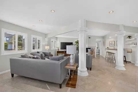 Living - 433 Seaview Dr, Aptos, CA 95003 photo 10 of 10