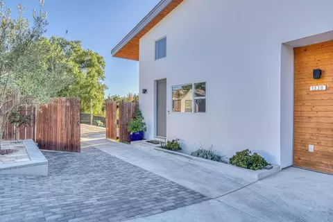1220 Mulberry St, Hollister, CA 95023