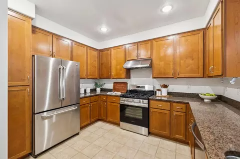 Kitchen - 1388 Broadway 483, Millbrae, CA 94030 photo 3 of 5