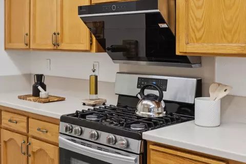 Kitchen - 2118 Cuesta Dr, Milpitas, CA 95035 photo 5 of 9