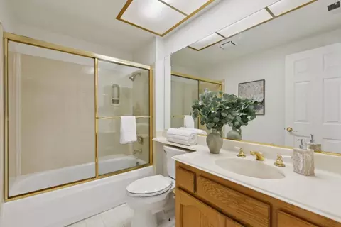 Bath - 2118 Cuesta Dr, Milpitas, CA 95035 photo 6 of 8