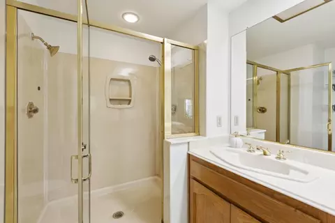 Bath - 2118 Cuesta Dr, Milpitas, CA 95035 photo 5 of 8