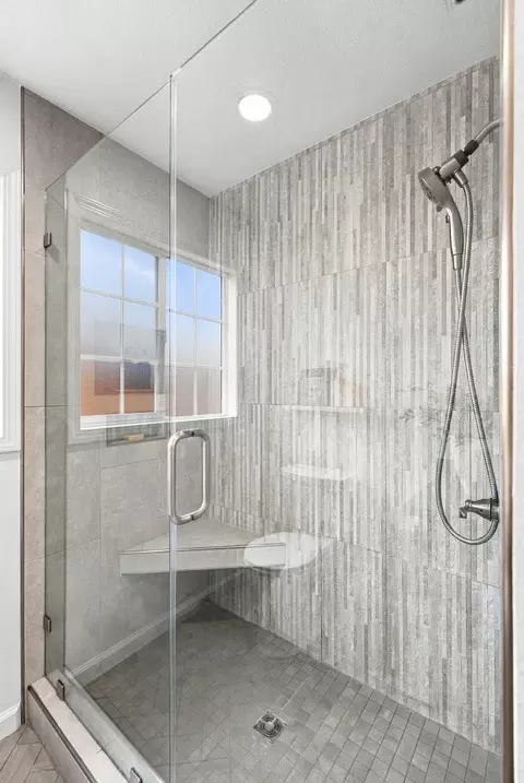 Bath - 242 Laumer Ave, San Jose, CA 95127 photo 2 of 5