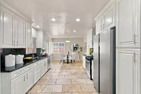 Kitchen - 242 Laumer Ave, San Jose, CA 95127 photo 3 of 4