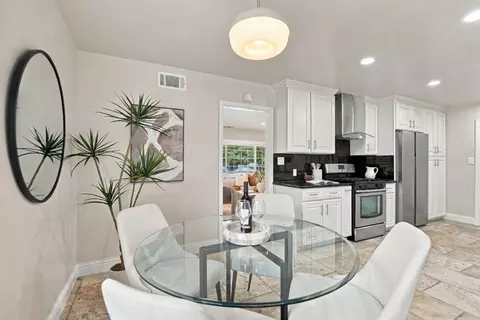 Dining - 242 Laumer Ave, San Jose, CA 95127 photo 2 of 4