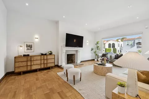 Living - 3075 26th Ave, San Francisco, CA 94132 photo 1 of 4