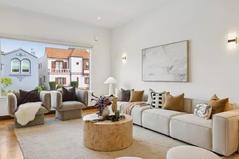 Living - 3075 26th Ave, San Francisco, CA 94132 photo 3 of 4