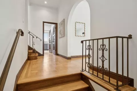 Entry Way - 3075 26th Ave, San Francisco, CA 94132 photo 2 of 3