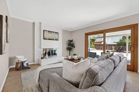 Living - 674 Canterbury Pl, Milpitas, CA 95035 photo 3 of 6