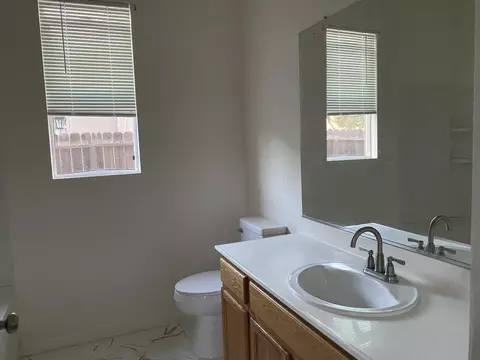 Bath - Durer Dr, Patterson, CA 95363 photo 2 of 5