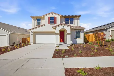2010 Peony St, Hollister, CA 95023