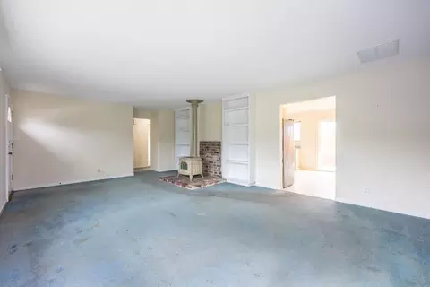 Living - 301 Beach St, Moss Beach, CA 94038 photo 2 of 3