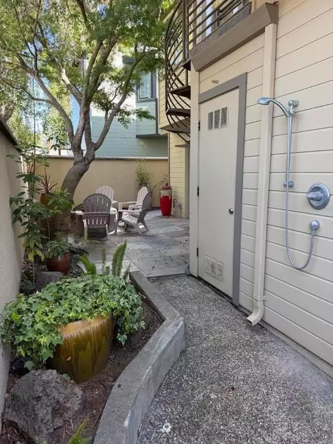 Exterior - 350 6th Ave, Santa Cruz, CA 95062 photo 4 of 5