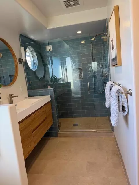 Bath - 350 6th Ave, Santa Cruz, CA 95062 photo 1 of 4