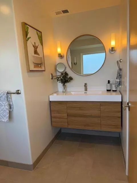 Bath - 350 6th Ave, Santa Cruz, CA 95062 photo 2 of 4