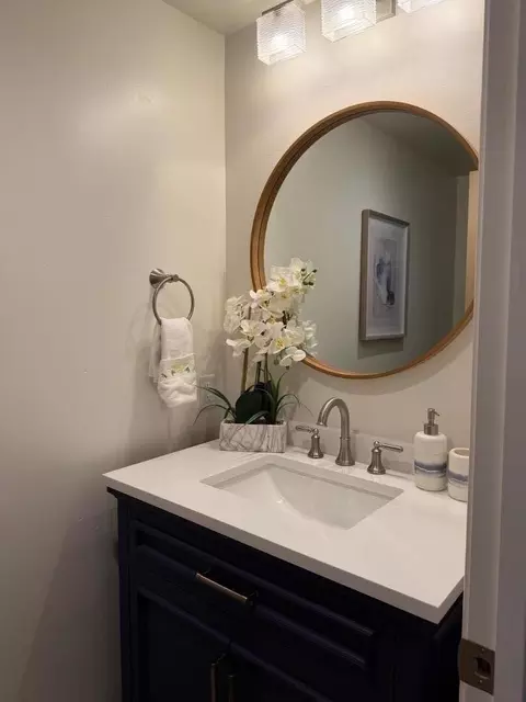 Bath - 350 6th Ave, Santa Cruz, CA 95062 photo 3 of 4