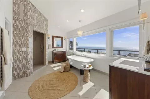 Bath - 1058 Via Tornasol, Aptos, CA 95003 photo 2 of 4